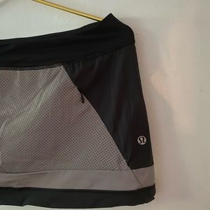 Lululemon reflective skirt size 6